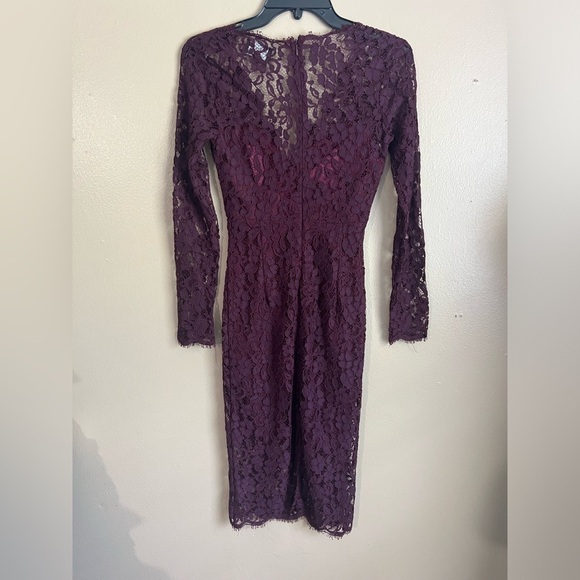 Bardot Dresses & Skirts - Bardot Plum Lace Fitted Dress- Size XS
